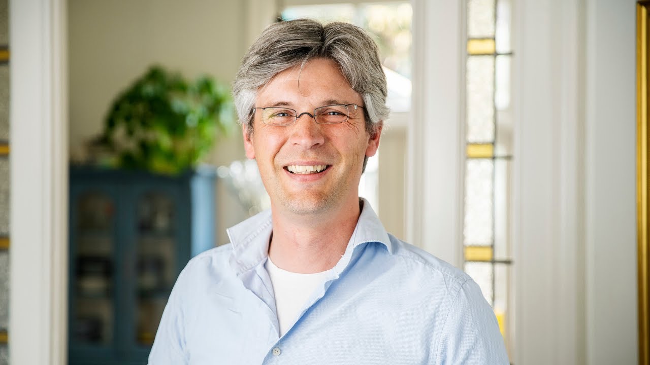 Lude Franke vertelt hoe hij corona wil aanpakken via de genetica