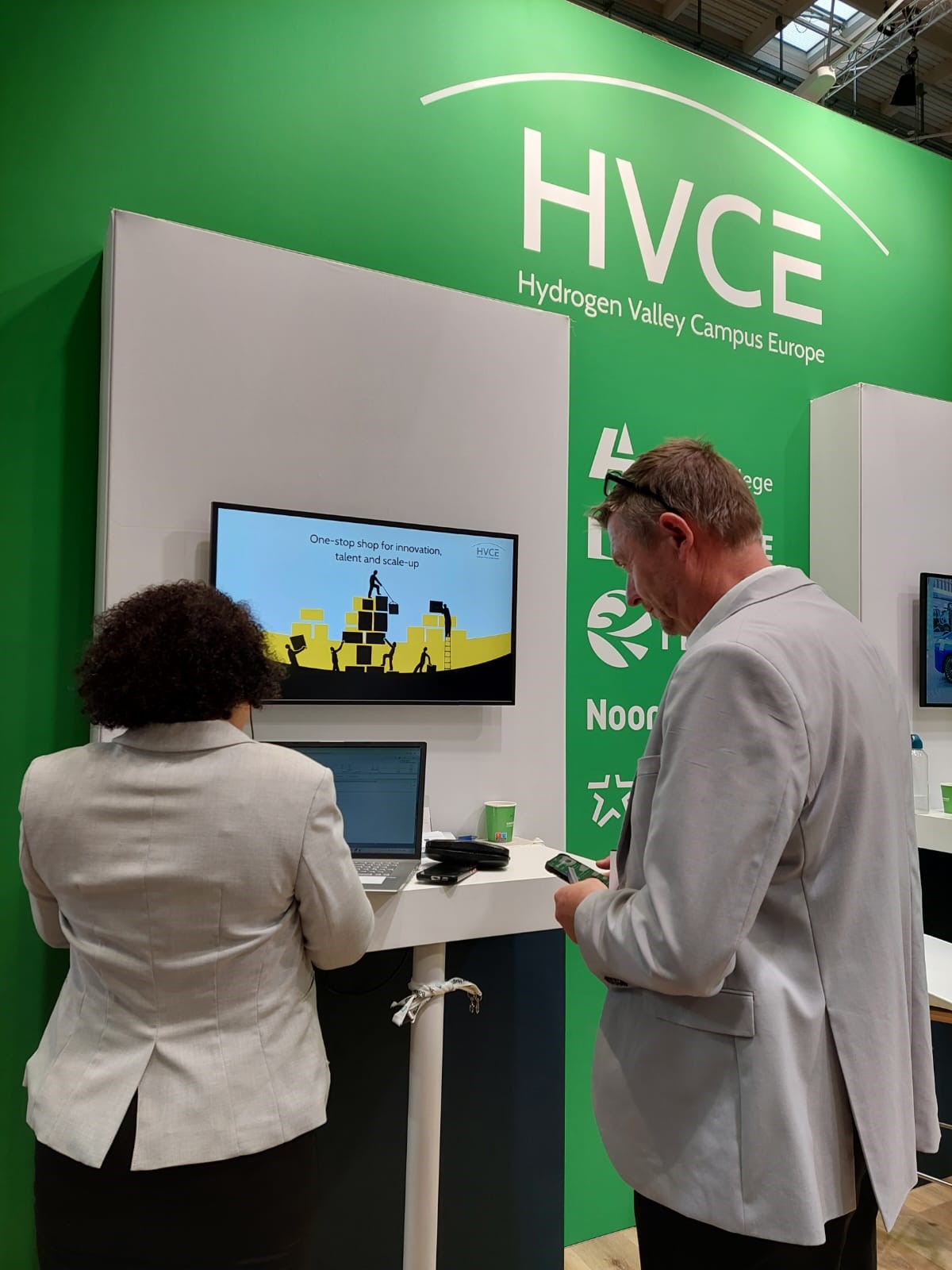 Joint stand of the Hydrogen Valley Campus Europe partners
