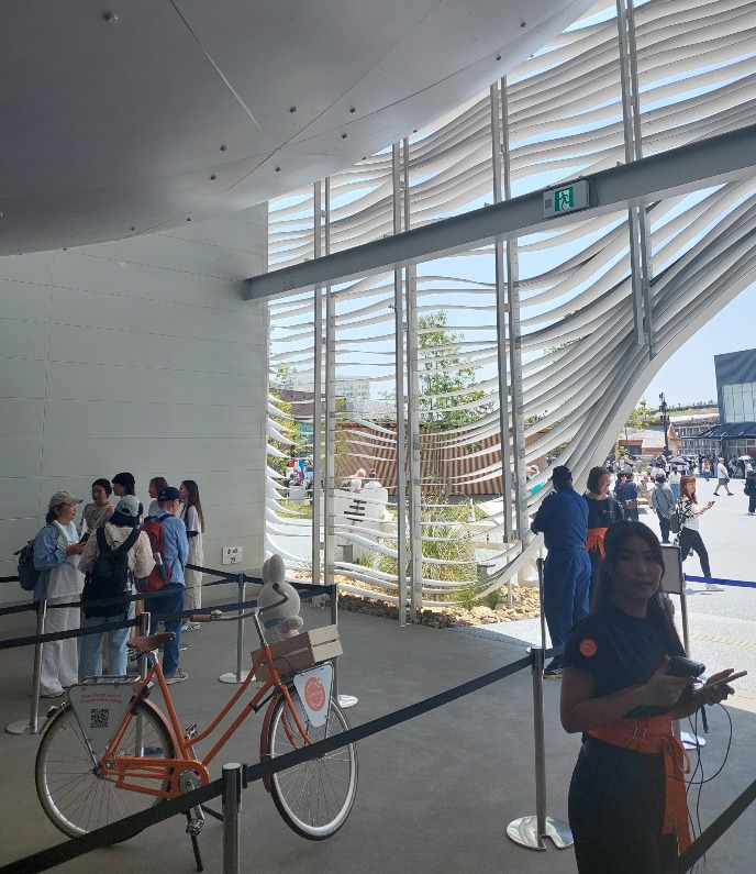 Bicycle inside the Dutch pavilion at Osaka Expo
